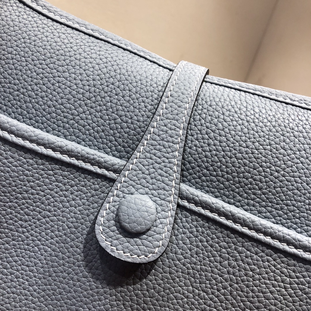 Hermes Evelyne III 29 PM Shoulder Bag In Grey Clemence Leather